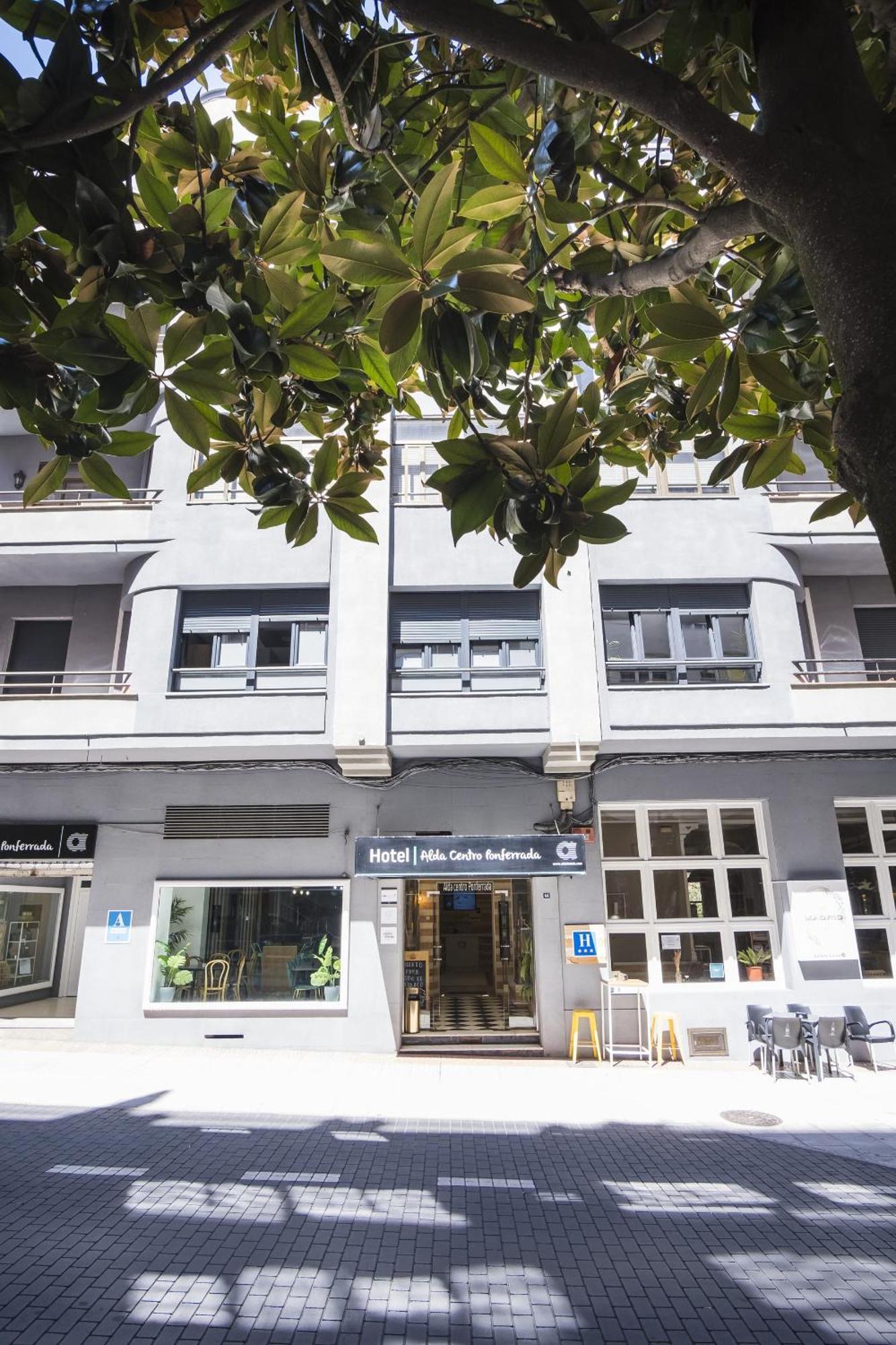 Hotel Alda Centro ポンフェラダ エクステリア 写真